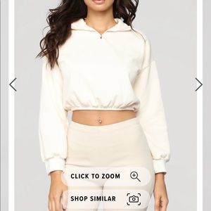 FASHION NOVA Sweatshirt